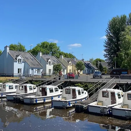 Leitrim Quay - Riverside 3 County Leitrim